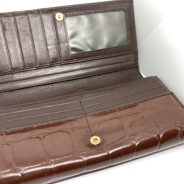 Vivienne Westwood(ヴィヴィアンウエストウッド)の【Vivienne Westwood】箱付　クロコダイル型押　エナメル長財布 レディースのファッション小物(財布)の商品写真
