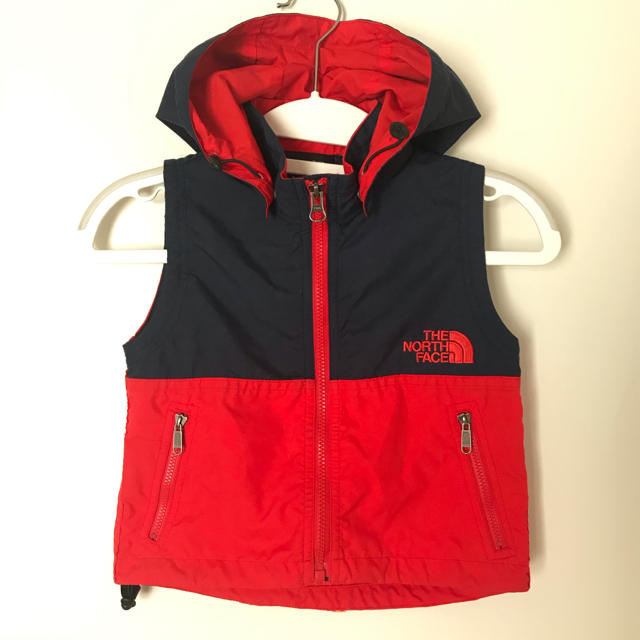 THE NORTH FACE(ザノースフェイス)の【ゆてぃてぃ様専用】THE NORTH FACE kids ベスト サイズ90 キッズ/ベビー/マタニティのキッズ服男の子用(90cm~)(ジャケット/上着)の商品写真