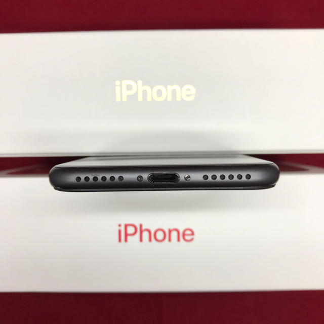 Apple(アップル)のSIMフリー iPhone8 64GB シルバー 上美品 電池交換済 スマホ/家電/カメラのスマートフォン/携帯電話(スマートフォン本体)の商品写真