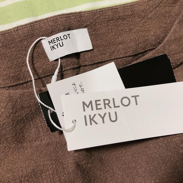merlot(メルロー)のmerlot ikyu ワンピース 未使用・タグあり レディースのワンピース(ひざ丈ワンピース)の商品写真