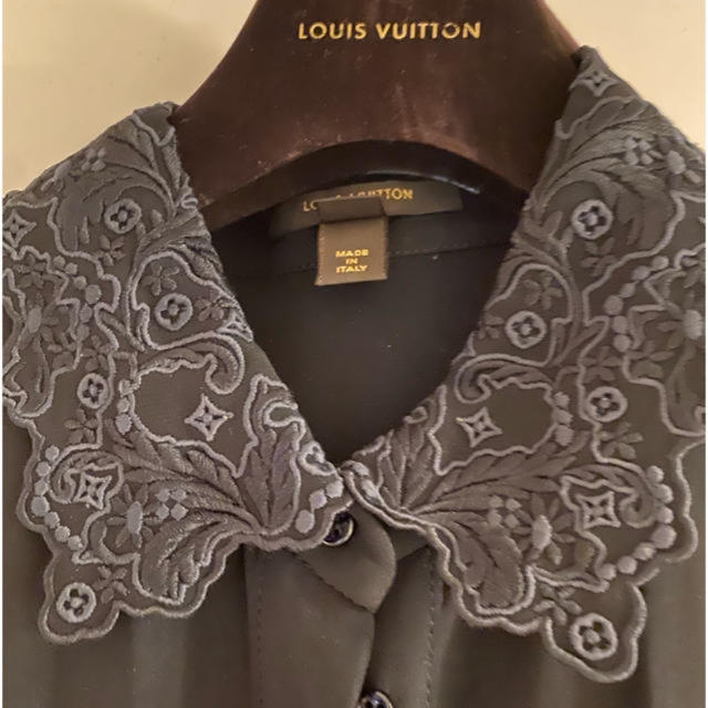 LOUIS VUITTON(ルイヴィトン)のルイヴィトン　ブラウス レディースのトップス(シャツ/ブラウス(長袖/七分))の商品写真