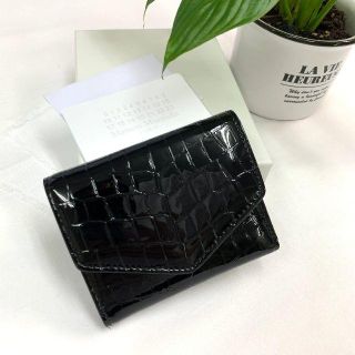 野花 卯月 マルジェラ エナメル2つ折り財布 | vendee-rehaussement.com