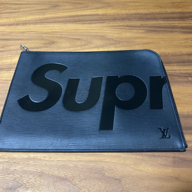 LOUIS VUITTON supreme エピ ポシェット・ジュールGM