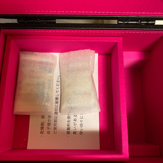 Yves Saint Laurent Beaute(イヴサンローランボーテ)の週末限定お値下げ【非売品】イヴサンローラン メイクボックス コスメ/美容のメイク道具/ケアグッズ(メイクボックス)の商品写真