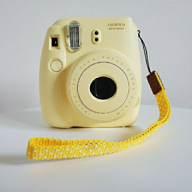 富士フイルム(フジフイルム)のFUJIFILM チェキ instax mini8 イエロー スマホ/家電/カメラのカメラ(フィルムカメラ)の商品写真