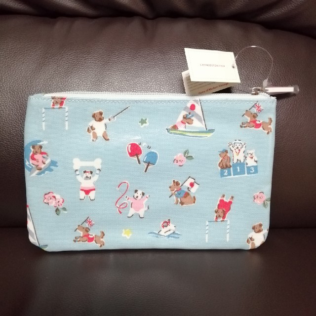 Cath Kidston(キャスキッドソン)の【新品未使用】キャスキッドソン ポーチ スポーティドッグス 犬柄 レディースのファッション小物(ポーチ)の商品写真