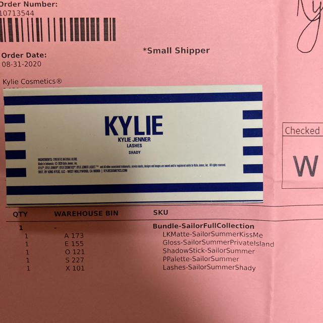 Kylie Cosmetics(カイリーコスメティックス)のKylie2020 新作 SAILOR つけまつげ　サマーコレクション コスメ/美容のベースメイク/化粧品(つけまつげ)の商品写真