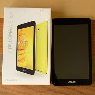 エイスース(ASUS)の【美品/値下げ】ASUS MEMO Pad7 箱、充電器、リサイクルマーク付き(タブレット)