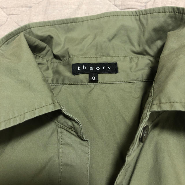 theory(セオリー)のセオリー　0 美品　シャツ　激安 レディースのトップス(シャツ/ブラウス(半袖/袖なし))の商品写真