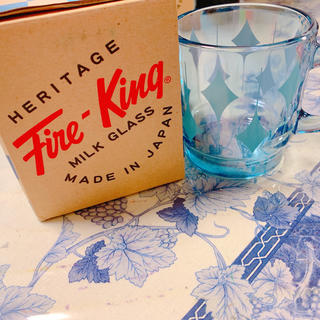 ファイヤーキング(Fire-King)のFire-King マグカップ クリアブルー (ダイヤ柄)(グラス/カップ)