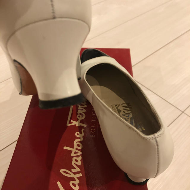 在庫限り】 Ferragamo フェラガモバイカラーパンプス確認用