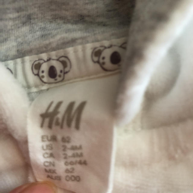 H&M(エイチアンドエム)のH&M   コアラ耳  パーカー  サイズ60位  男の子  女の子 キッズ/ベビー/マタニティのベビー服(~85cm)(ジャケット/コート)の商品写真
