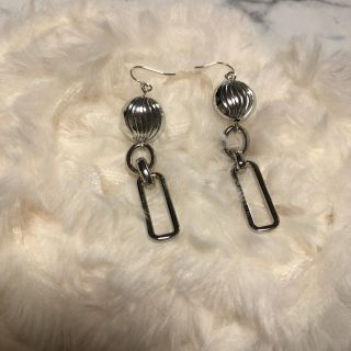 ハンドメイド　ピアス(ピアス)