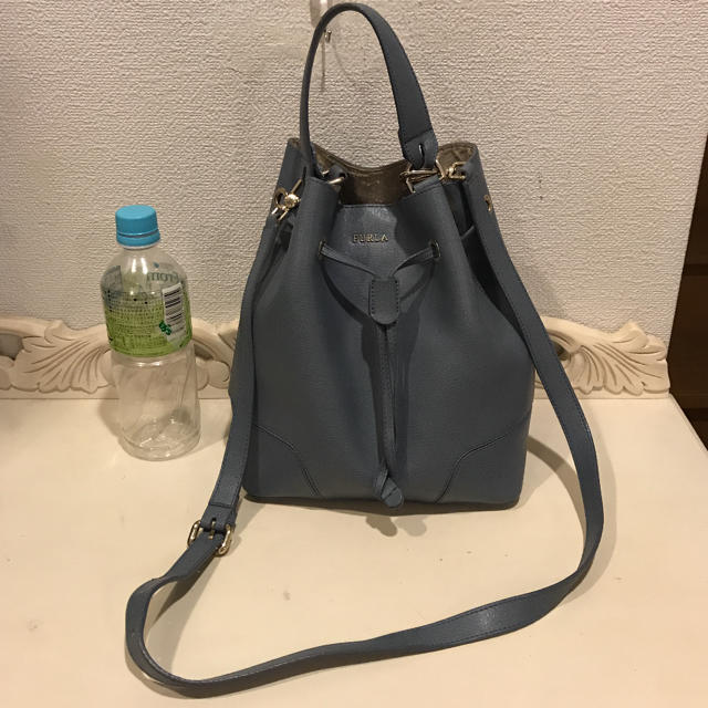 FURLA 本レザー2wayショルダーバッグ　巾着タイプ