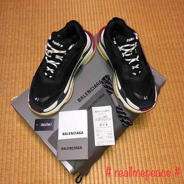 BALENCIAGA【 triple s 】スニーカー