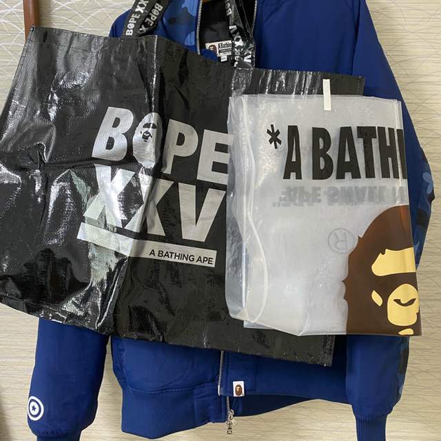 A BATHING APE(アベイシングエイプ)のエイプ シャークダウン メンズのジャケット/アウター(ダウンジャケット)の商品写真