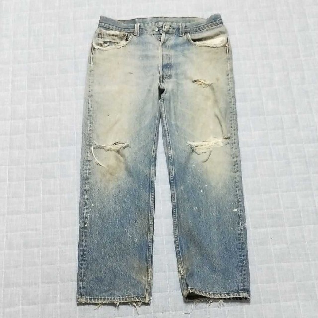 501(ゴーマルイチ)のLEVI'S　501　xx　ダメージデニム ジーンズ　クラッシュデニム メンズのパンツ(デニム/ジーンズ)の商品写真