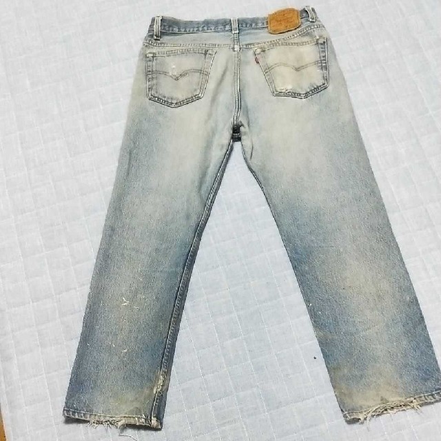 501(ゴーマルイチ)のLEVI'S　501　xx　ダメージデニム ジーンズ　クラッシュデニム メンズのパンツ(デニム/ジーンズ)の商品写真