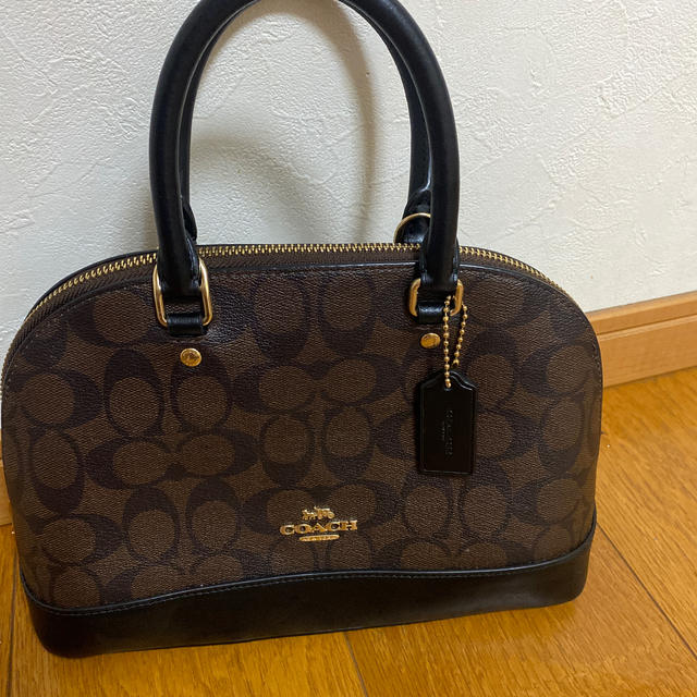 COACH(コーチ)のCOACH  丸型バッグ レディースのバッグ(ハンドバッグ)の商品写真