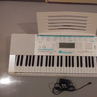 カシオ(CASIO)の【動作確認済】CASIOカシオ　キーボード 光ナビゲーション　中古　LK-228(電子ピアノ)