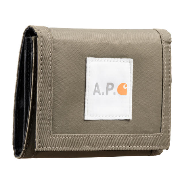 39APCCarhartt新品 レア A.P.C. x Carharttカーハート 三つ折り財布 カーキ