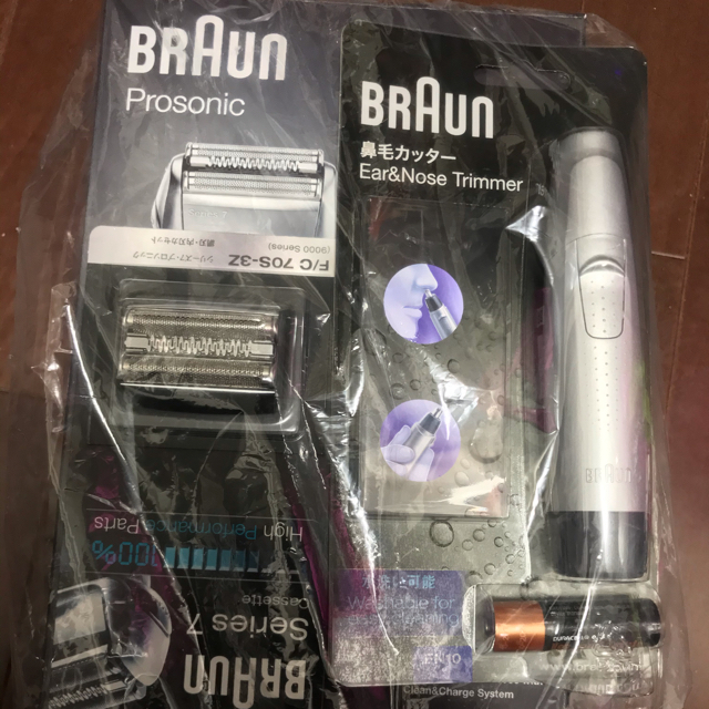 BRAUN(ブラウン)のBRAUN 電気シェーバー 7090cc 替刃 エチケットカッターセット スマホ/家電/カメラの美容/健康(メンズシェーバー)の商品写真