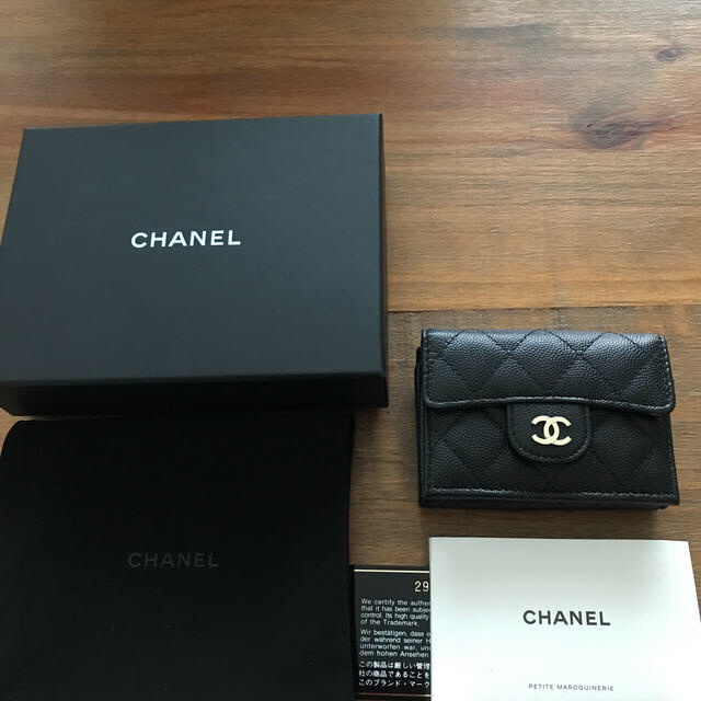 CHANEL(シャネル)のCHANEL シャネル　スモールフラップウォレット　ブラック　ゴールド金具　美品 レディースのファッション小物(財布)の商品写真