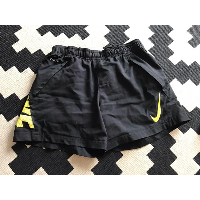 NIKE(ナイキ)のメンズままさま専用 キッズ/ベビー/マタニティのキッズ服男の子用(90cm~)(パンツ/スパッツ)の商品写真