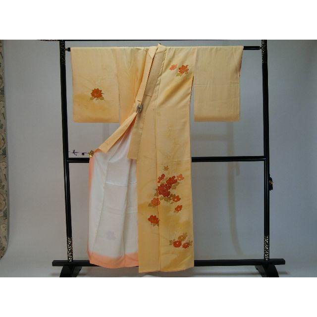 ご様専用Ｓお仕立て上がり正絹訪問着　薄オレンジ地に花柄　金糸刺繍 レディースの水着/浴衣(着物)の商品写真