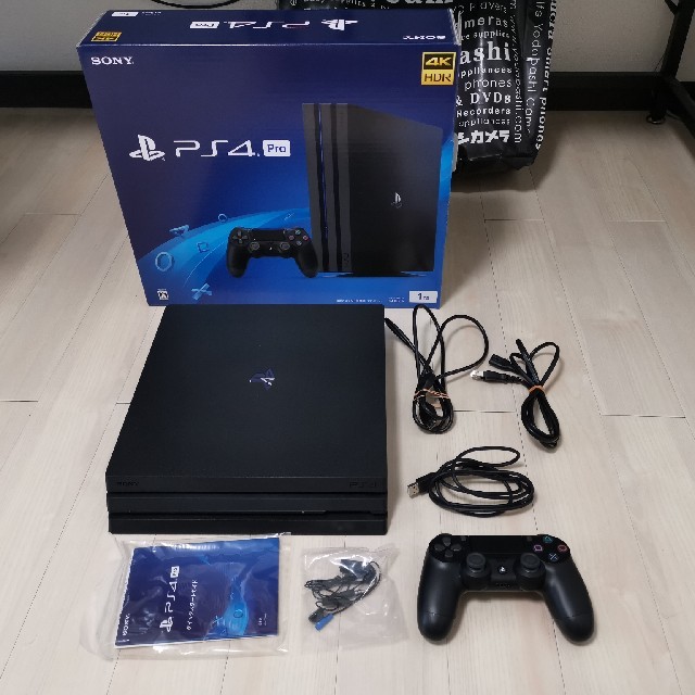 PS4 pro 1TB Jet black (型番CUH-7200B B01)