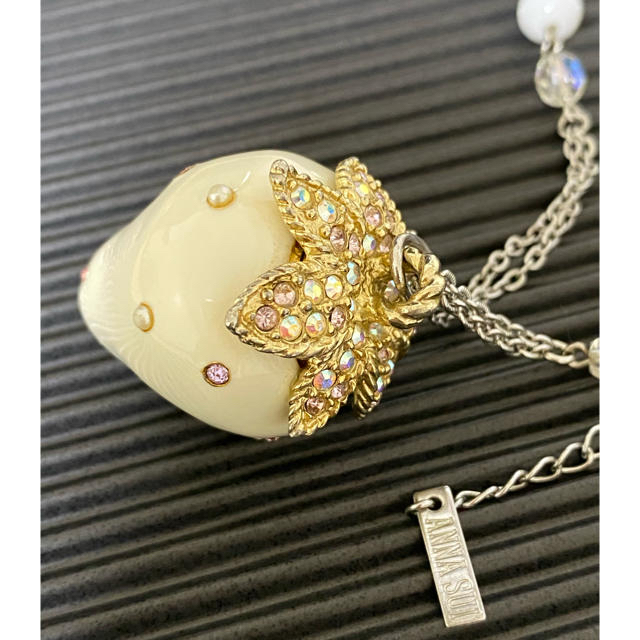 Anna Sui Annasui 白イチゴ ペンダント ネックレス アナスイの通販 By ムサシ39 S Shop アナスイならラクマ