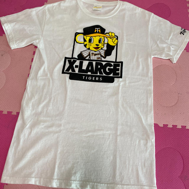 XLARGE(エクストララージ)のXLARGE×阪神Tigers Tシャツ メンズのトップス(Tシャツ/カットソー(半袖/袖なし))の商品写真
