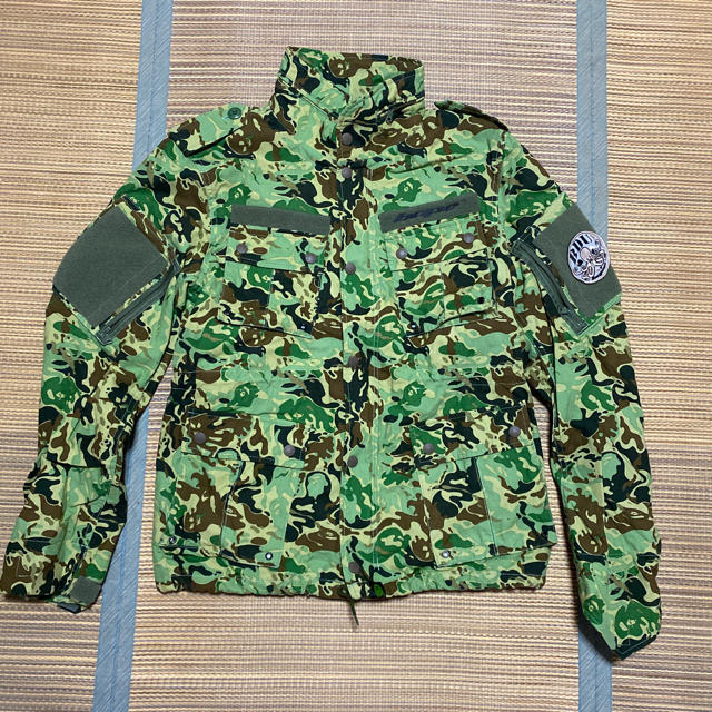 A BATHING APE(アベイシングエイプ)のAPE BAPE オクトパス　ミリタリー　ジャケット　m65 KAWS camo メンズのジャケット/アウター(ミリタリージャケット)の商品写真