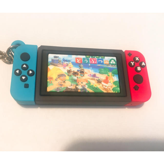 任天堂(ニンテンドウ)のSwitch型キーホルダー あつ森 スマホ/家電/カメラのスマホアクセサリー(ストラップ/イヤホンジャック)の商品写真