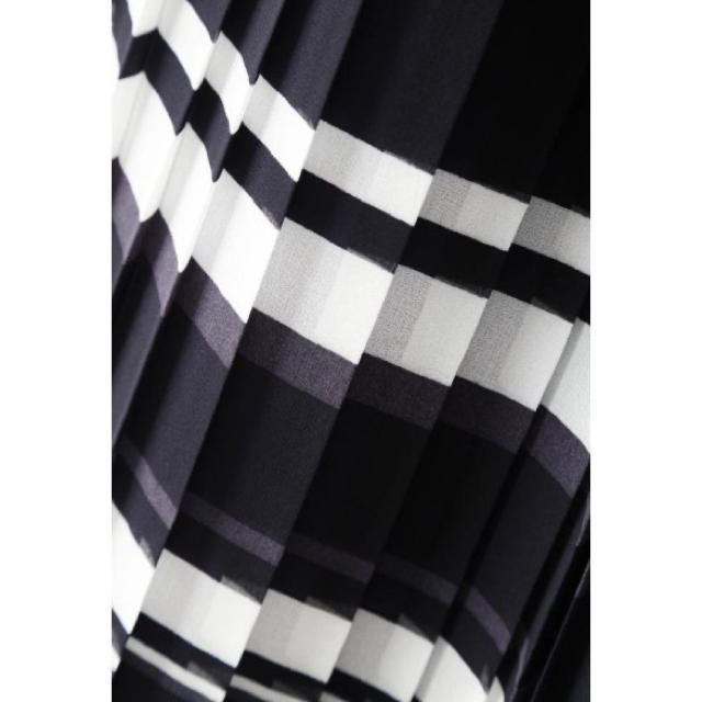 新品✨タグ付き♪定価20900円　プリーツスカート　ネイビー　Sサイズ　大特価　 レディースのスカート(その他)の商品写真
