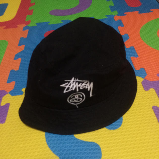 STUSSY(ステューシー)のstripper バケットハット レディースの帽子(キャップ)の商品写真