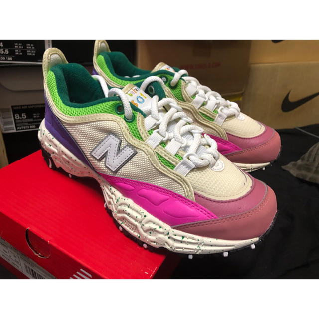 New Balance(ニューバランス)のNew Balance 801 × Paperboy ツナ叩きサンドイッチ レディースの靴/シューズ(スニーカー)の商品写真