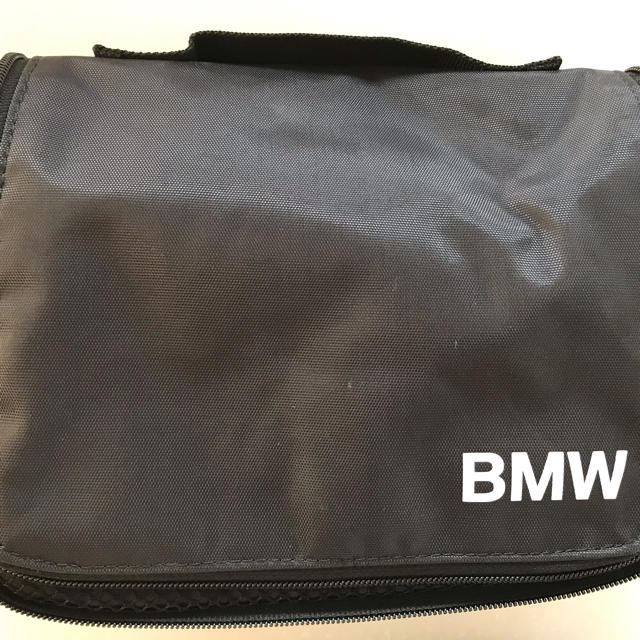 BMW(ビーエムダブリュー)の【TB1961様専用】BMW  付属品ポーチ レディースのファッション小物(ポーチ)の商品写真