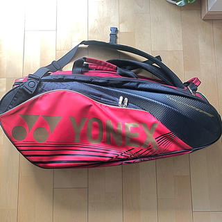 ヨネックス(YONEX)のヨネックス　ラケットバッグ９本用　赤黒(バッグ)