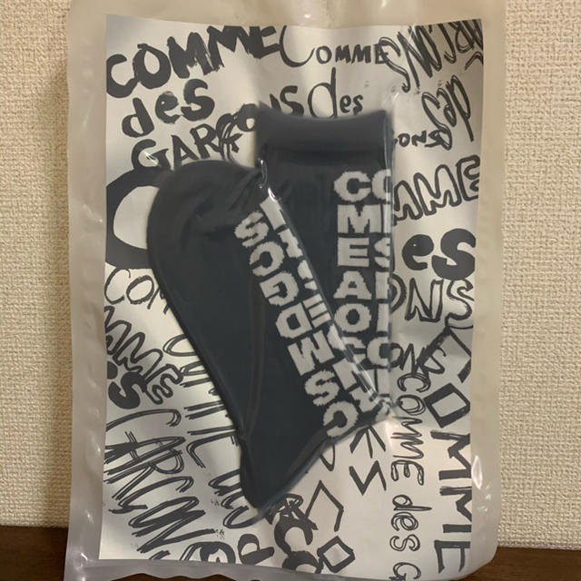 COMME des GARCONS(コムデギャルソン)のコムデギャルソン ロゴソックス 黒　Lサイズ メンズのレッグウェア(ソックス)の商品写真