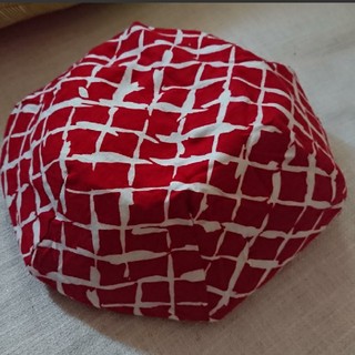 カオリノモリ(カオリノモリ)の古着リメイク　ベレー帽　個性的　未使用　リバーシブル　赤　花柄(ハンチング/ベレー帽)