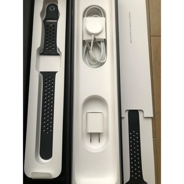 付属品有　Apple Watch series4 GPSモデル　44mm