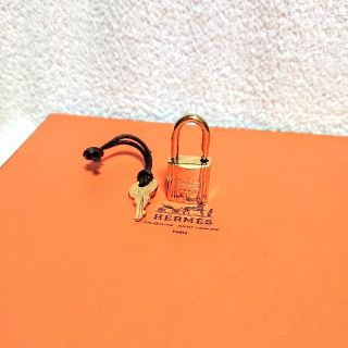 エルメス(Hermes)のHERMES ゴールド カデナパドロック 南京錠、鍵付き！(ネックレス)