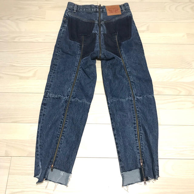 Balenciaga(バレンシアガ)のVETEMENTS LEVI'S 17SS 再構築 ジップデニム パンツ S メンズのパンツ(デニム/ジーンズ)の商品写真