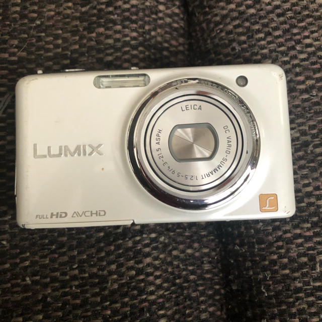 Panasonic(パナソニック)のpanasonic LUMIX DMC-FX77 スマホ/家電/カメラのカメラ(コンパクトデジタルカメラ)の商品写真