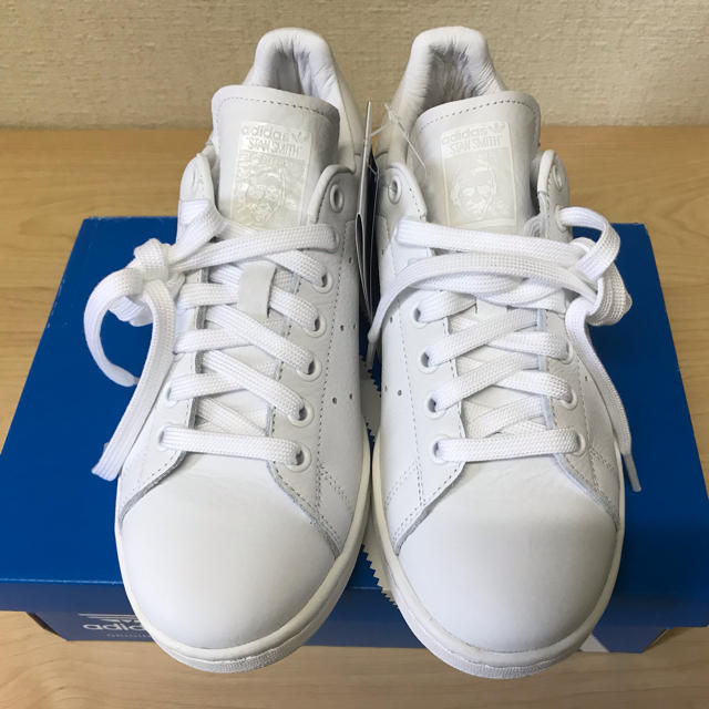 adidas(アディダス)の 新品　アディダス　STAN SMITH スニーカー レディースの靴/シューズ(スニーカー)の商品写真