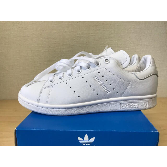 adidas(アディダス)の 新品　アディダス　STAN SMITH スニーカー レディースの靴/シューズ(スニーカー)の商品写真