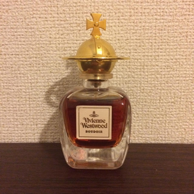 Vivienne Westwood(ヴィヴィアンウエストウッド)のViVienne Westwood プドワール50㎖ 香水 コスメ/美容の香水(香水(女性用))の商品写真