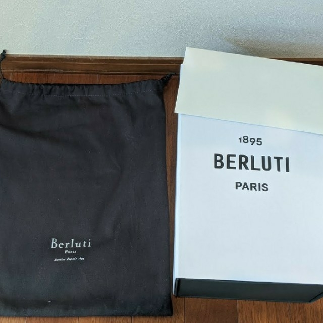 Berluti(ベルルッティ)の新品未使用 2020春夏 ベルルッティ クラッチバッグ 直営店購入 メンズのバッグ(セカンドバッグ/クラッチバッグ)の商品写真