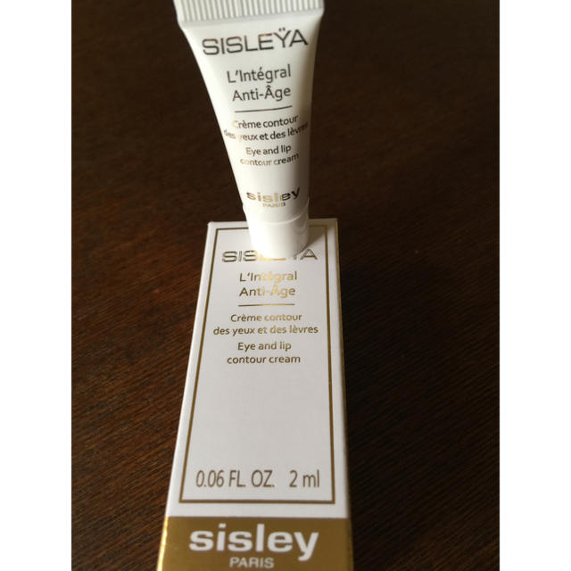 Sisley(シスレー)のSisley L'Integral Eye &Lip Contour Cream コスメ/美容のスキンケア/基礎化粧品(アイケア/アイクリーム)の商品写真